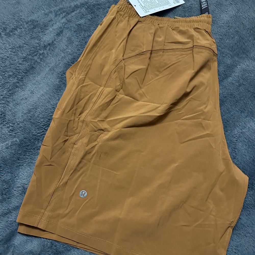 Lululemon Pace Breaker 9 inch short with liner